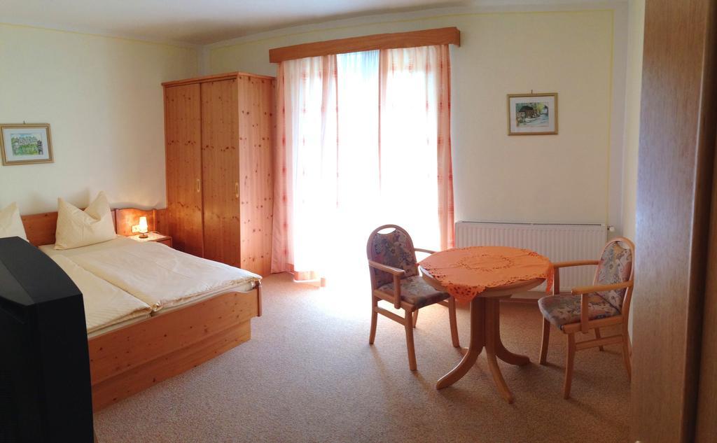 Gastehaus Sapetschnig Daire Faak am See Oda fotoğraf